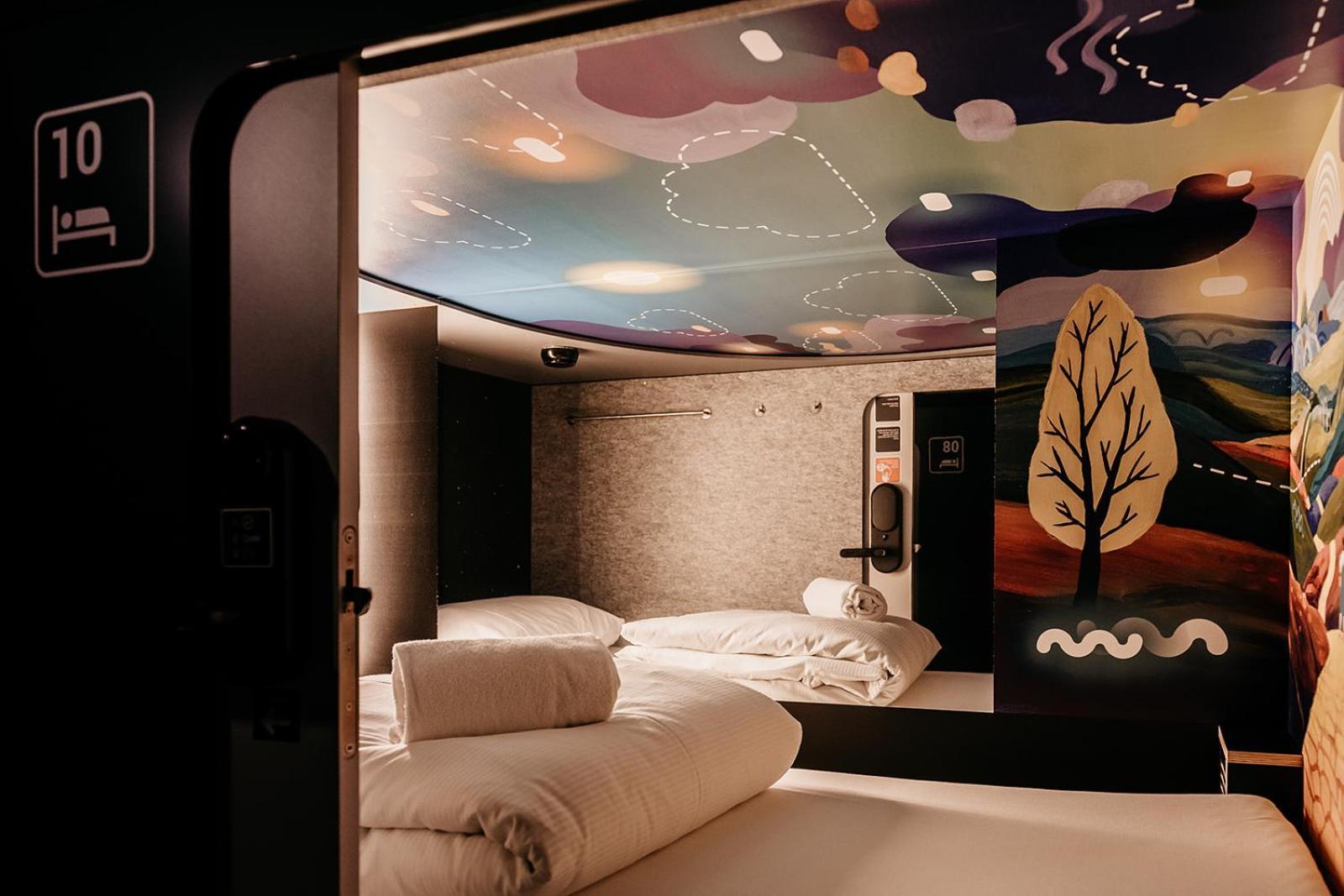 Capsule - Old Town Kapselhotel *