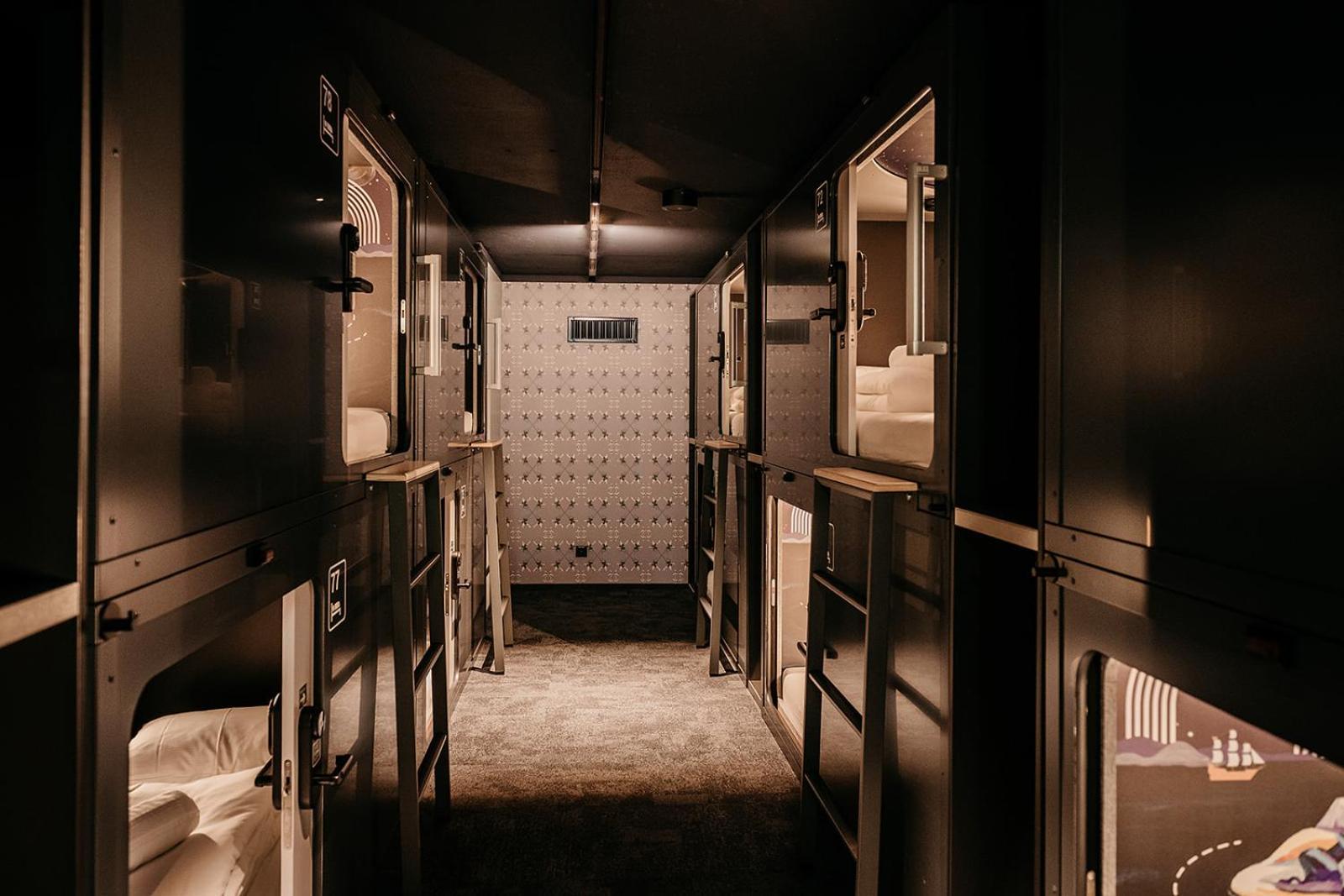 Kapselhotel Capsule - Old Town *